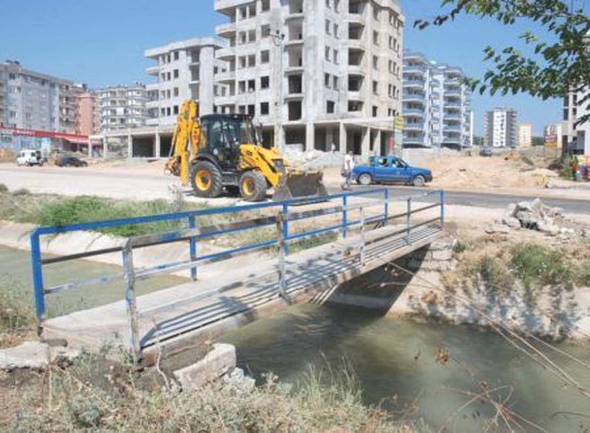 Kadirli\'de Köprü Çalışması