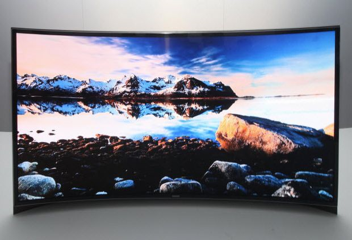 Kavisli OLED TV tanıtıldı!