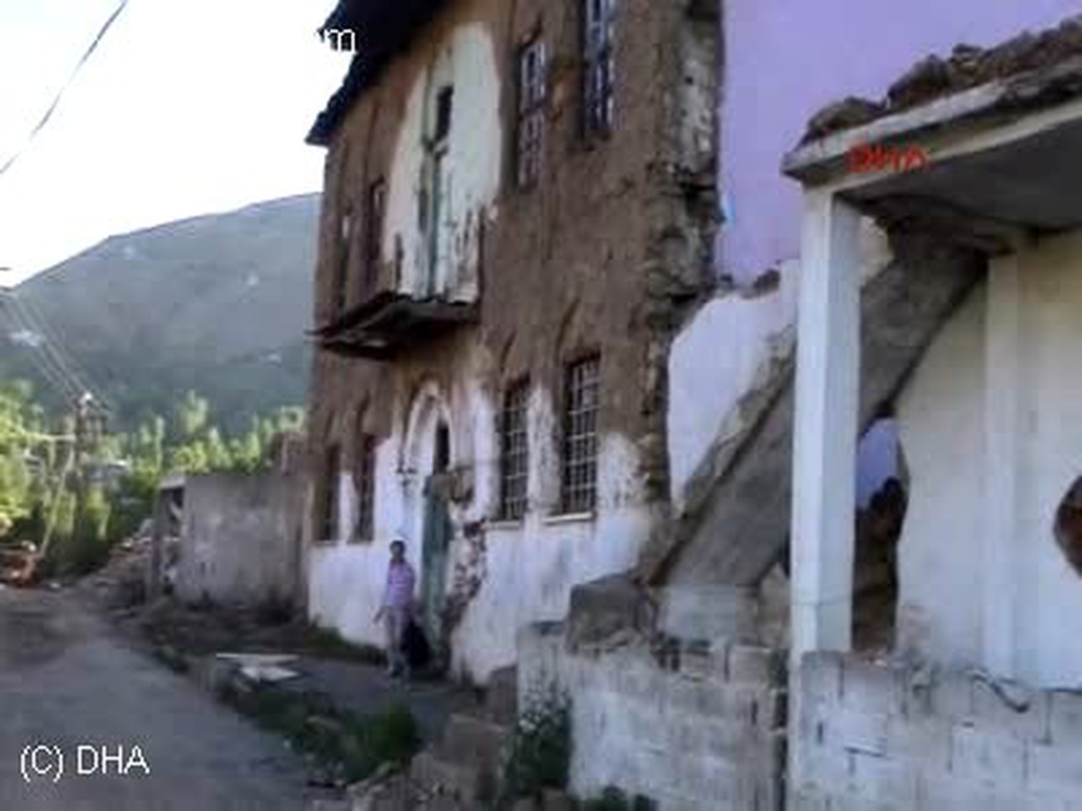 Muş\'ta Ermeni Evlerinin Yıkıldığı İddiası Yalanlandı