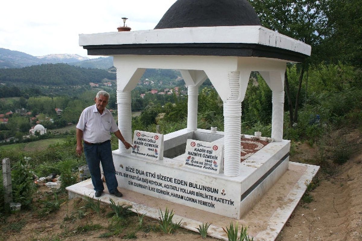 Ölmeden Anıt Mezarını Yaptırdı