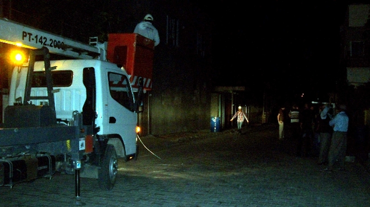 Rüzgar Yüksek Gerilim Hattına Zarar Verdi