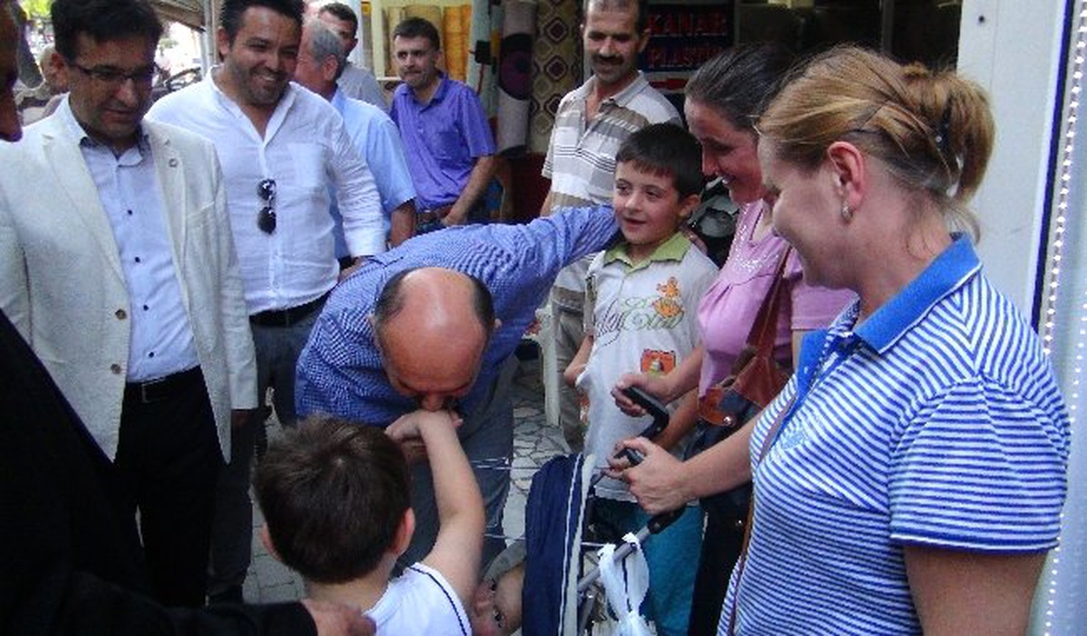 Sağlık Bakanı Müezzinoğlu, Esnafın ve Vatandaşın Nabzını Tutu