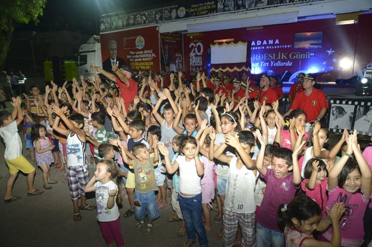 Sanat Tırı Adana\'yı Kucaklıyor