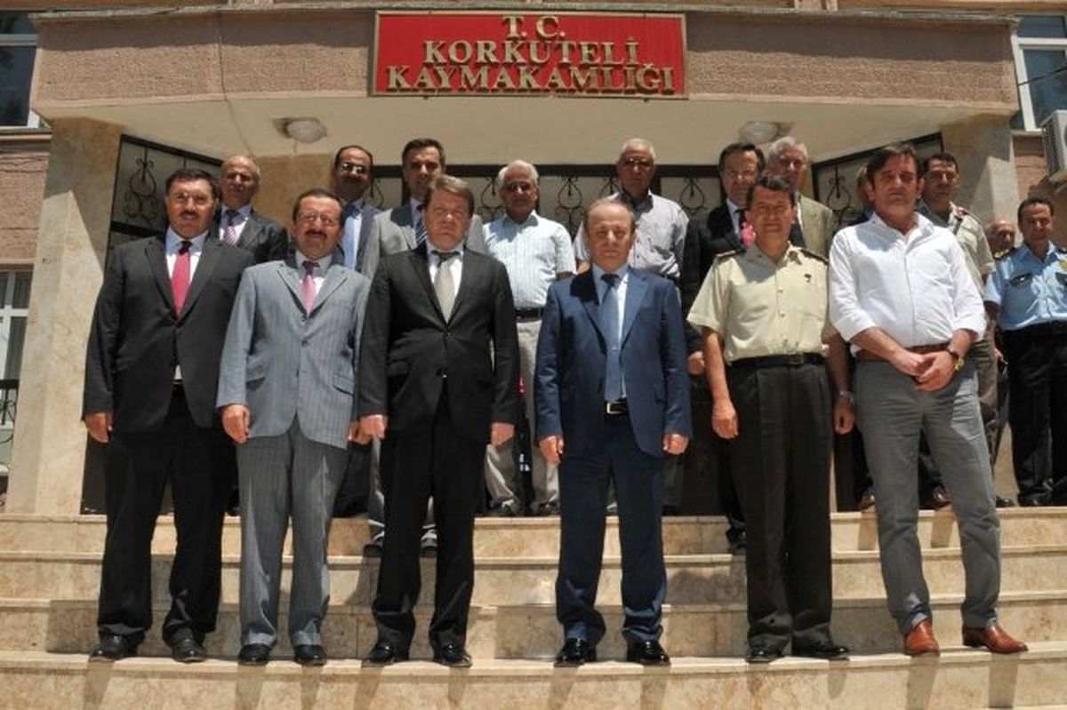 Vali Öztürk Korkuteli\'nde İncelemelerde Bulundu