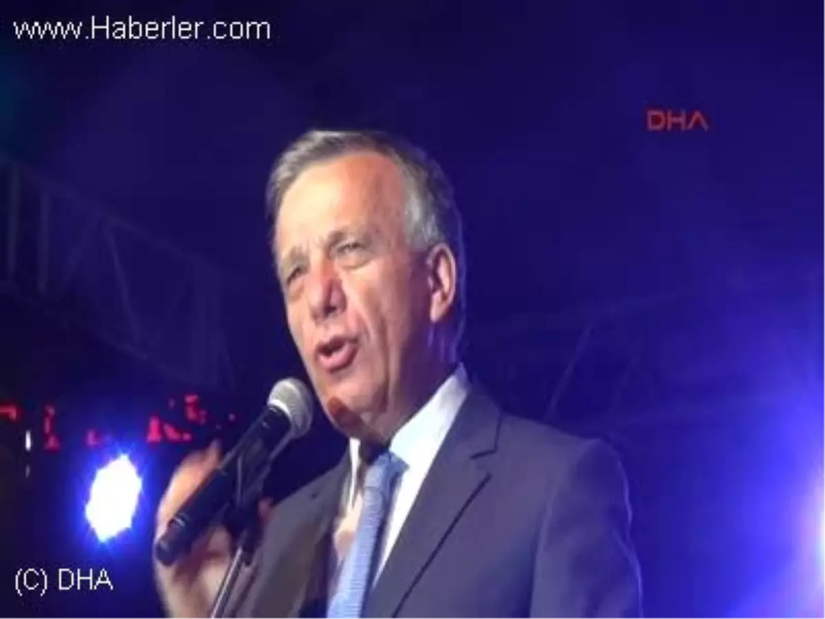 Yalova'nın Kurtuluş Kutlamasında Ceceli Rüzgarı Esti