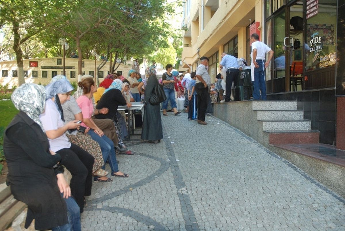 Yatağan Belediyesinden 500 Aileye Gıda Yardımı