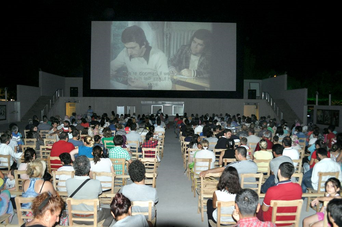 Yazlık Sinema\'ya Yoğun İlgi