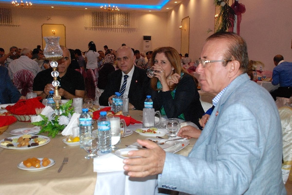 AK Parti Isparta Milletvekilinden İftar Yemeği