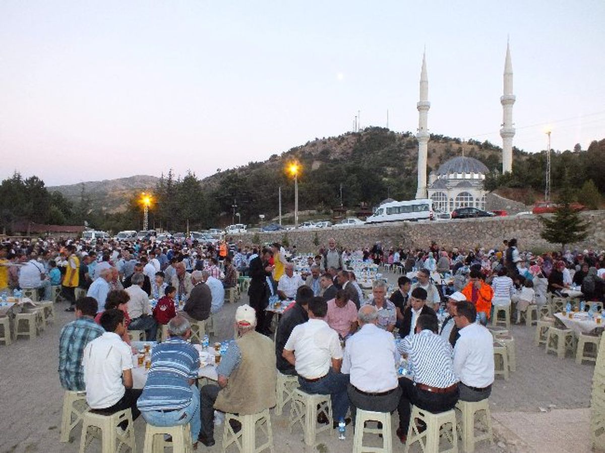 AK Parti Konya İl Teşkilatından 28 İlçede İftar