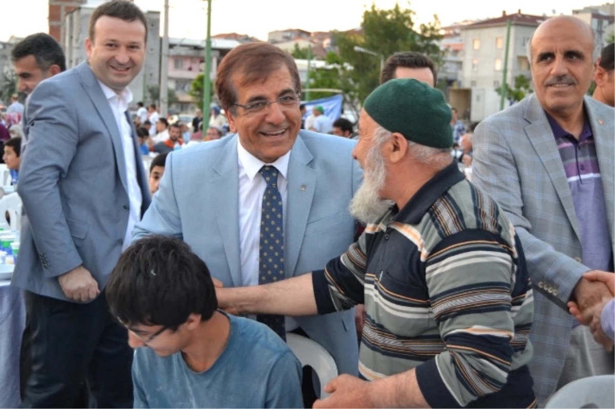 "Ak Parti Milletin Bir Kuruşuna Bile Sahip Çıkıyor"