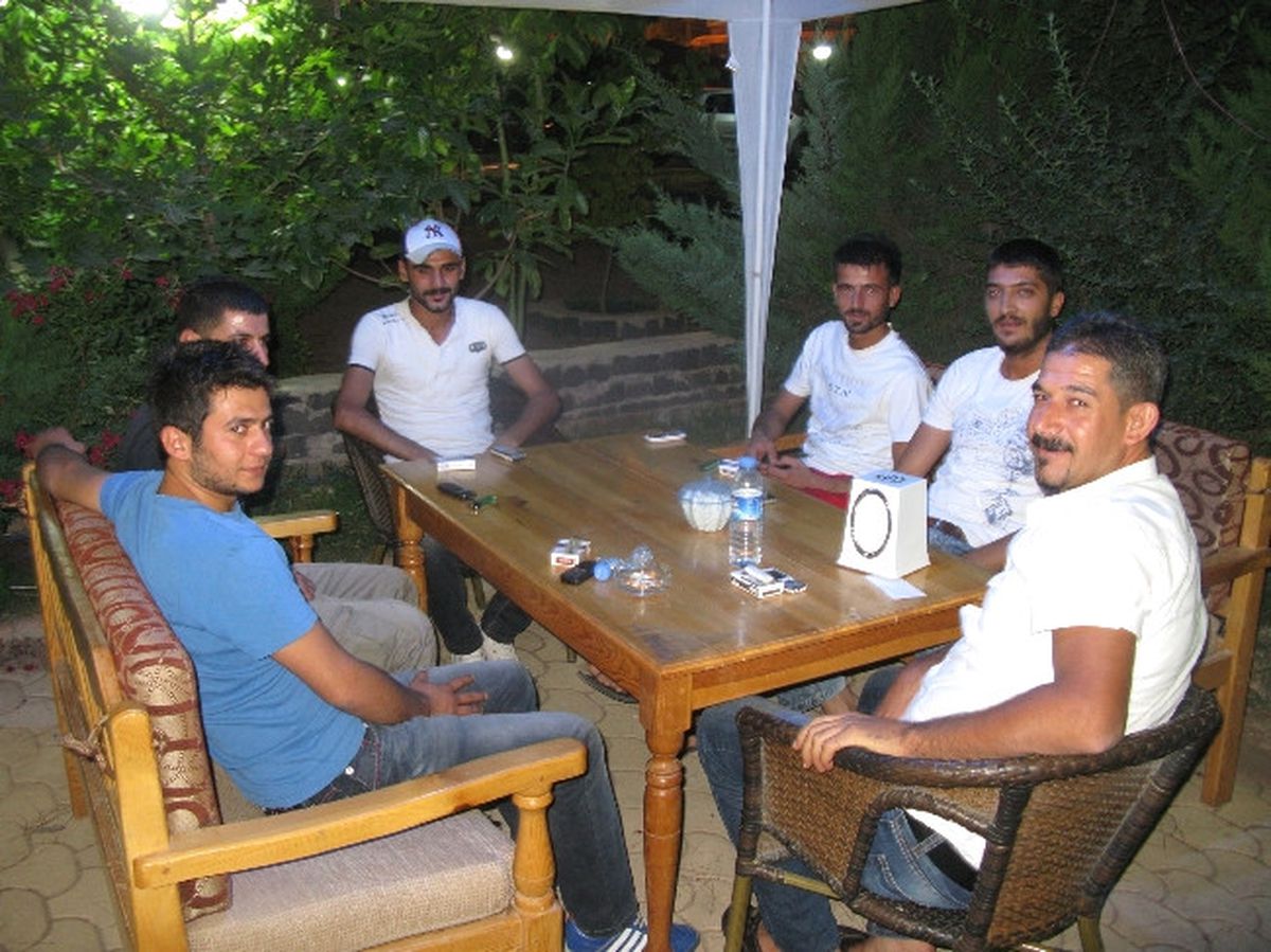 Araban\'da Sıcaktan Bunalan Vatandaşlar Parklarda Serinliyor