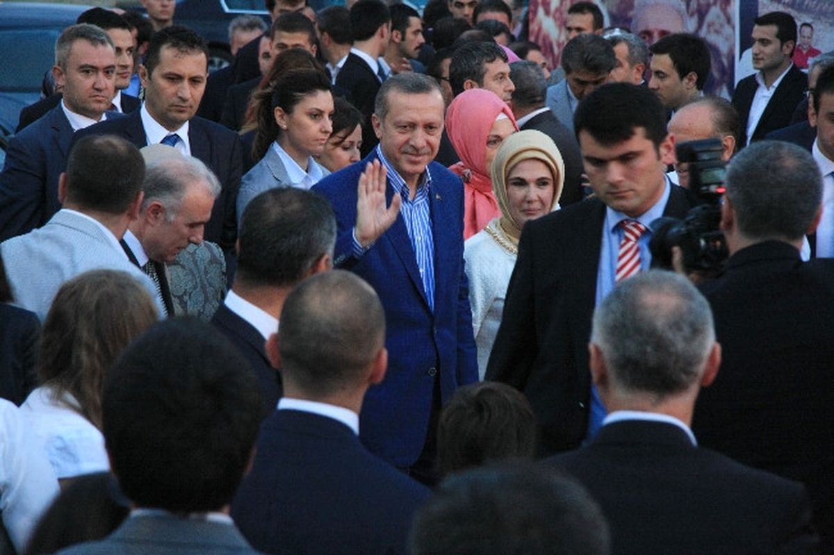 Başbakan Erdoğan, Haliç Kongre Merkezi\'ndeki İftara Katıldı