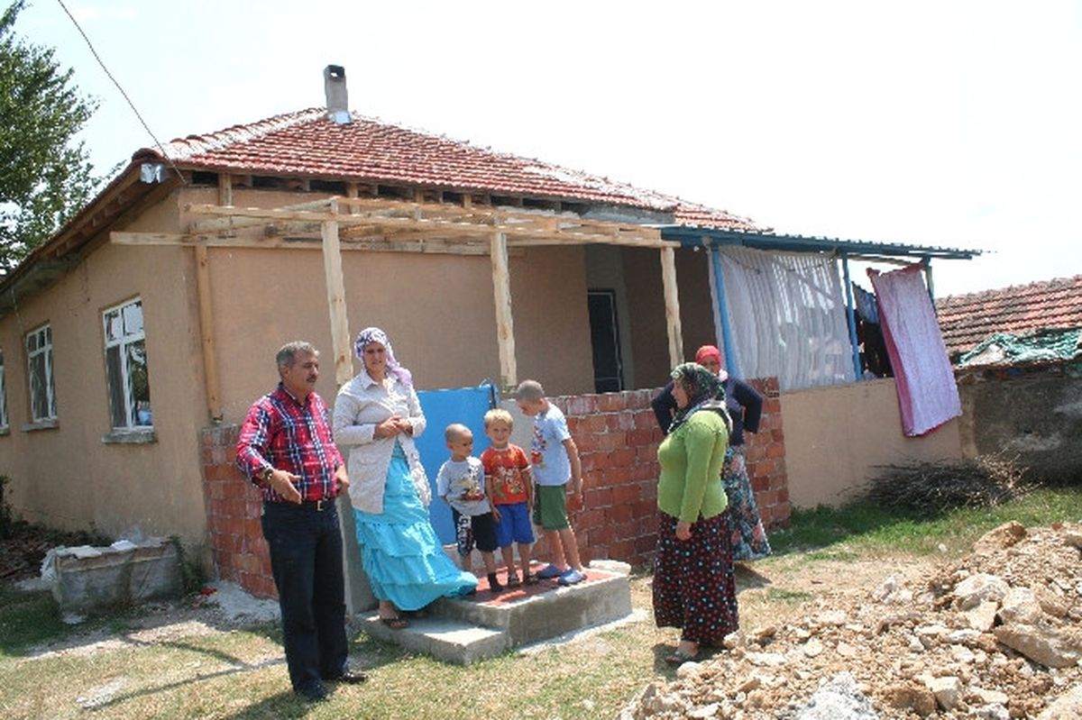 Başkan Ahmet Soğuk Ev Hanımlarını Dinliyor
