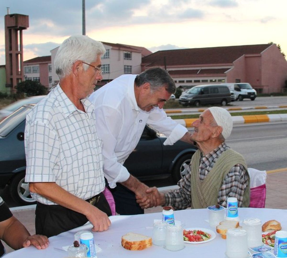 Başkan Toçoğlu Makedon Sofrasında İftar Açtı