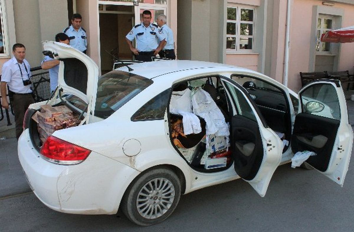Binlerce Kaçak Sigarayla Tatile Gidiyorlarmış