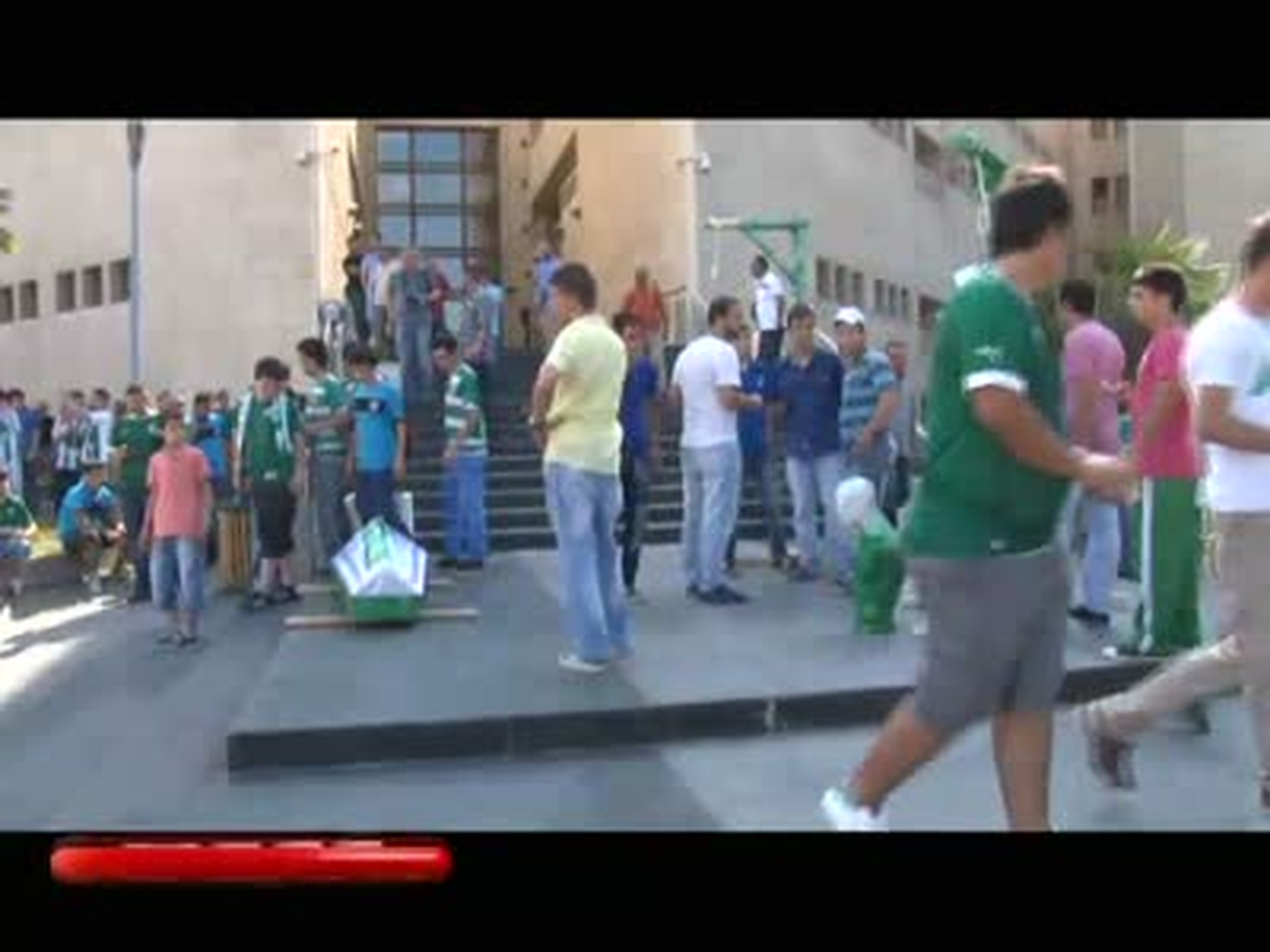 Bursasporlu Taraftarlardan İlginç Protesto