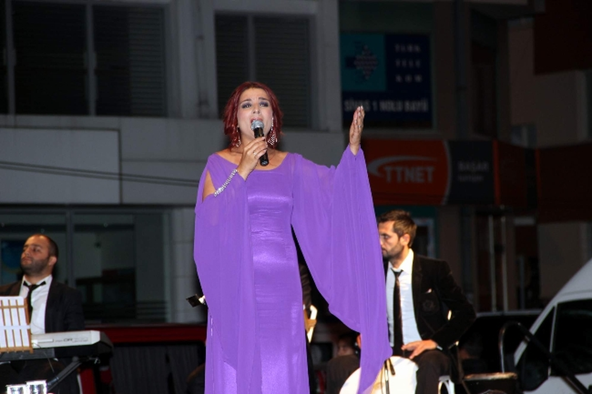 Buruciye Yaz Akşamları Adile Kurt Karatepe Konseri