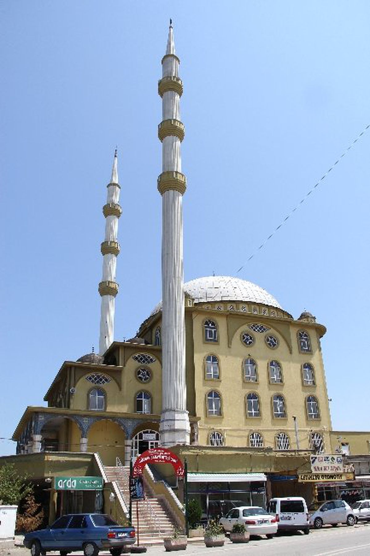 Camiden İçinde 40 Lira Olan 200 Kiloluk Çelik Kasa Çalındı