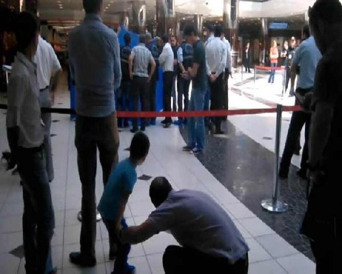Şişli Avm\'de İntihar Şoku