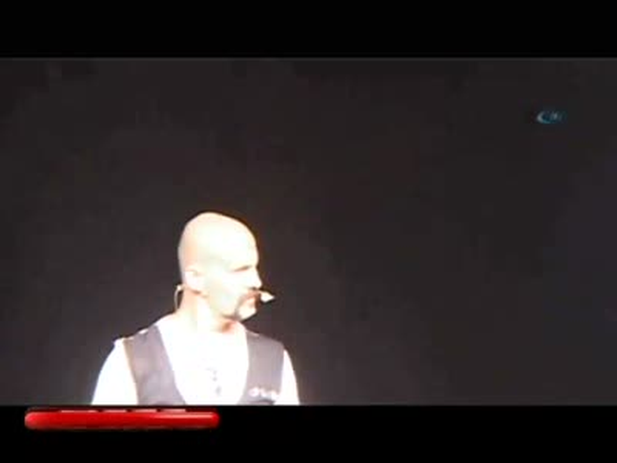 Atalay Demirci, Ezan Okununca Şovunu Yarıda Kesti