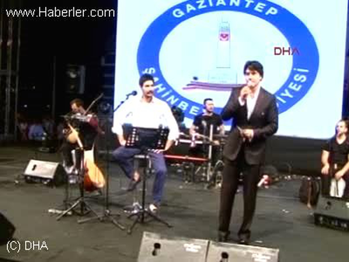 Gaziantep Bakan Şahin \'Haydi Anadolu\' Türküsünü Söyledi