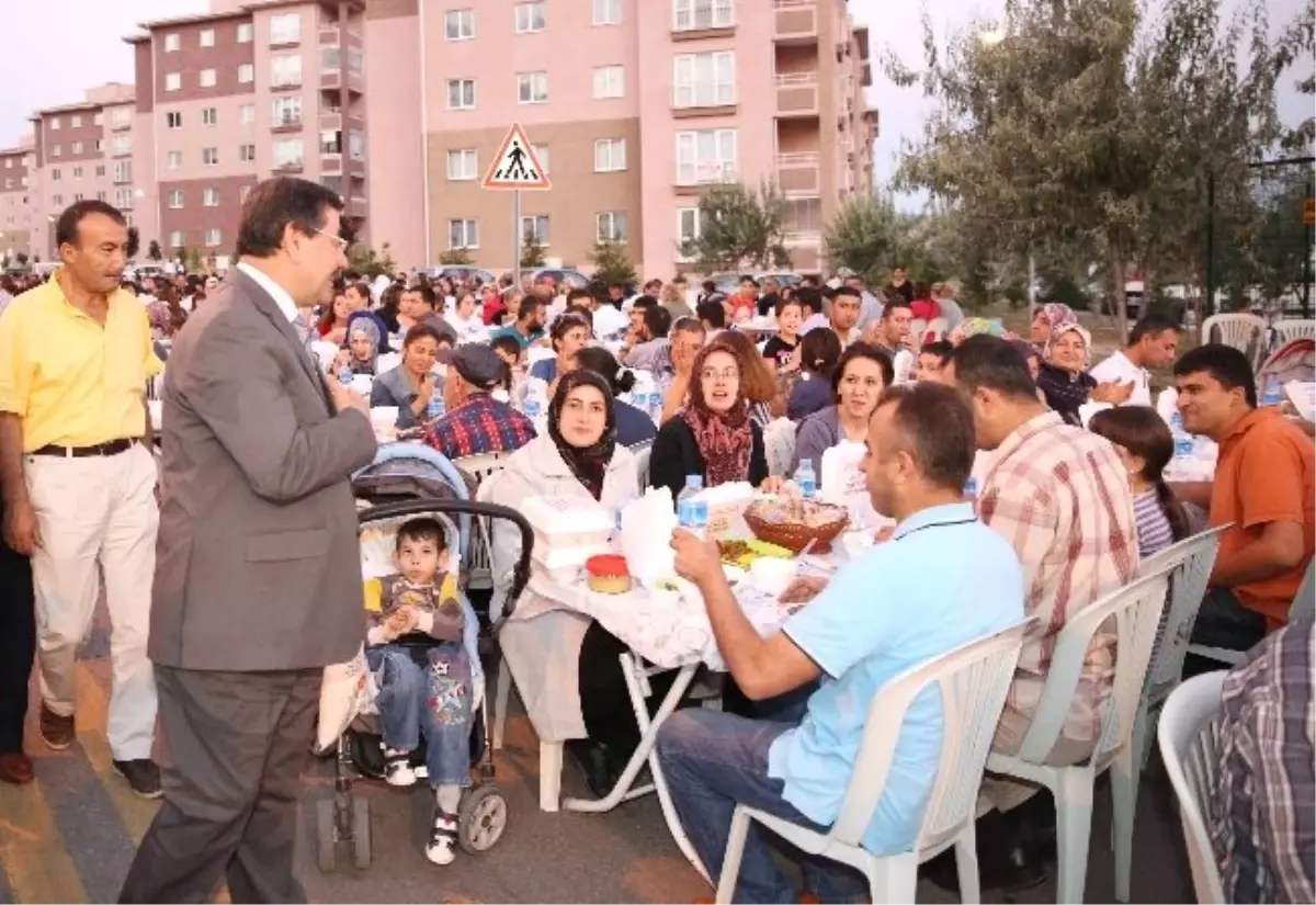 Gölbaşı Eymir TOKİ\'de 7 Bin Kişilik İftar