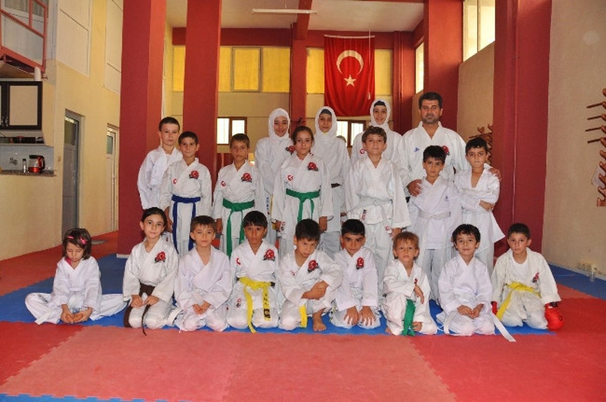 Okullar Tatil Olmasını Fırsat Bilen Çocuklar Spor Salonlarına Koşuyor