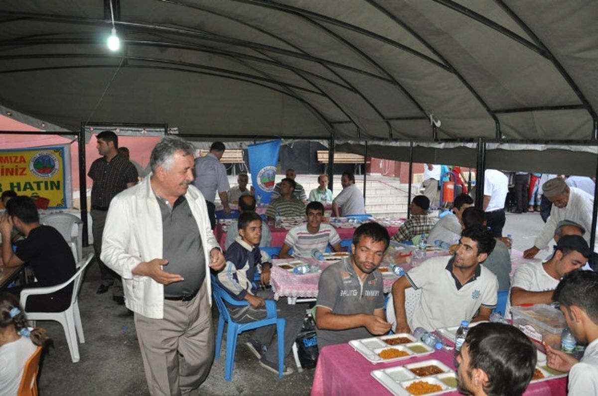 Siirt Belediyesi\'nin İftar Çadırına Stk\'lar Katıldı