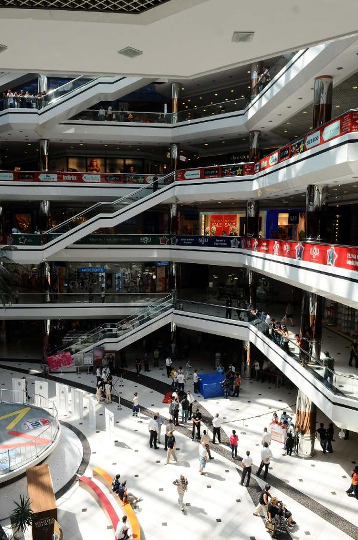 Şişli Avm\'de İntihar Şoku