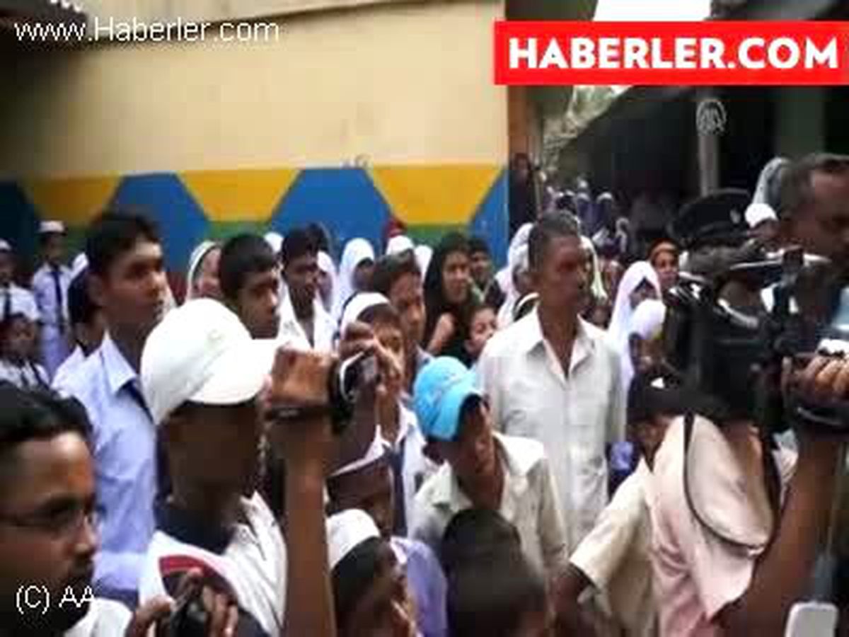 Sri Lankalı yetimleri sevindirdiler