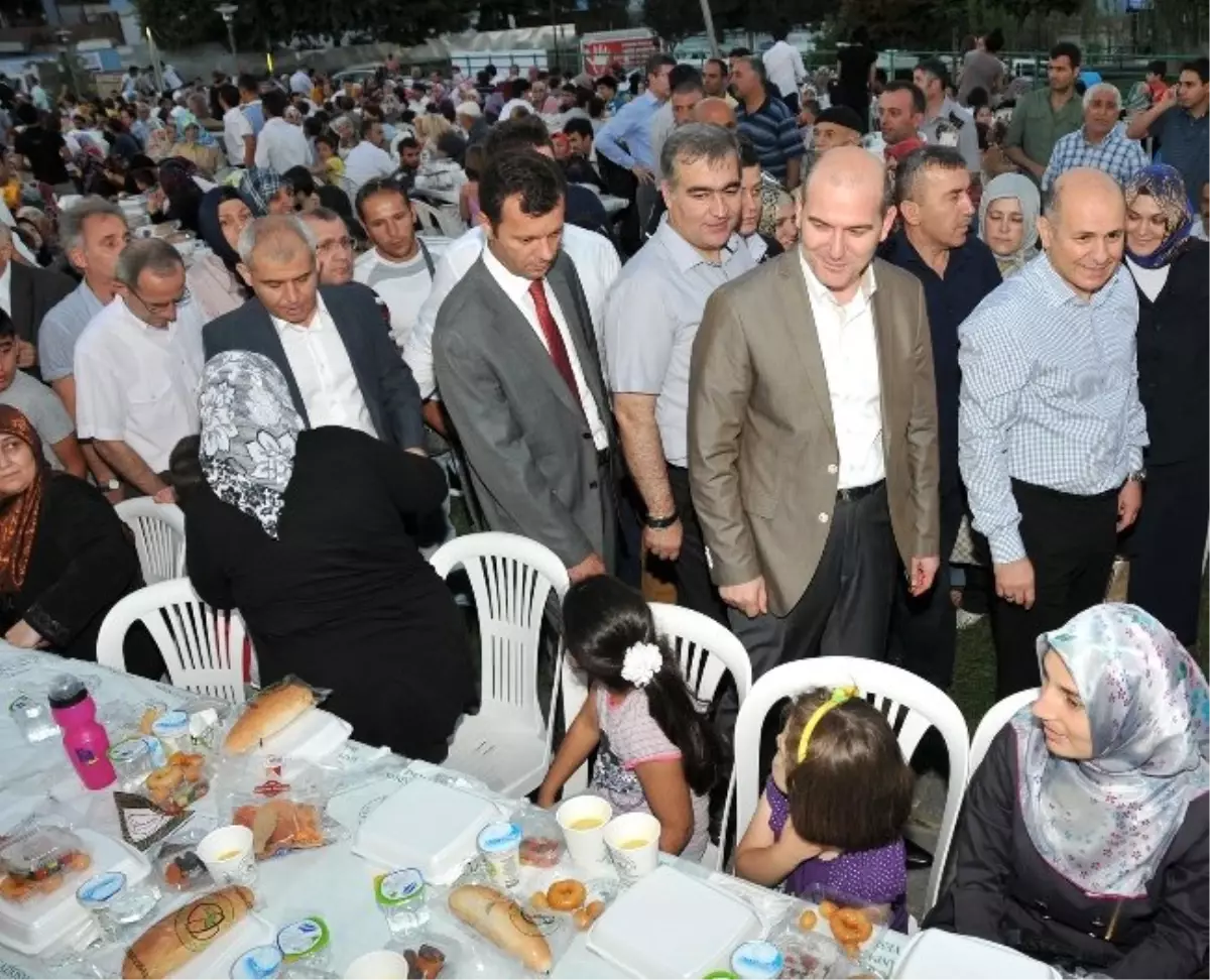 Süleyman Soylu Sokak İftarına Katıldı