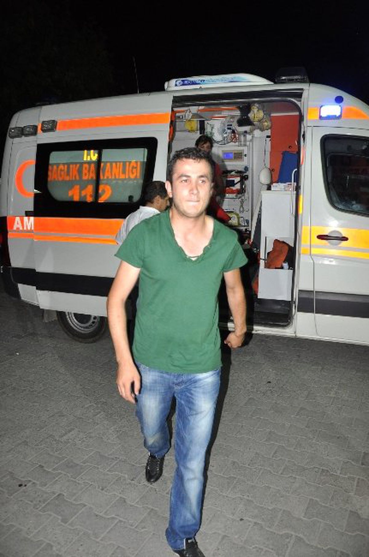 Takla Atan Otomobilden Burnu Bile Kanamadan Çıktı