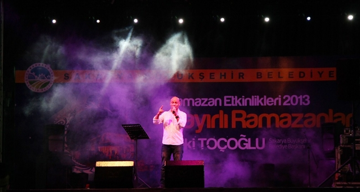 Tazeoğlu Şiirleriyle Sakaryalıları Mestetti