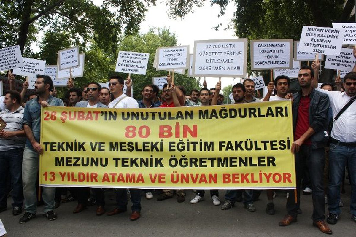 Teknik ve Mesleki Eğitim Mezunu Öğretmenlerden \'Atama\' Protestosu