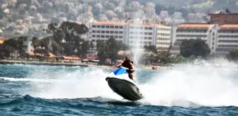 Ünlü Manken'den Jet Ski Şov