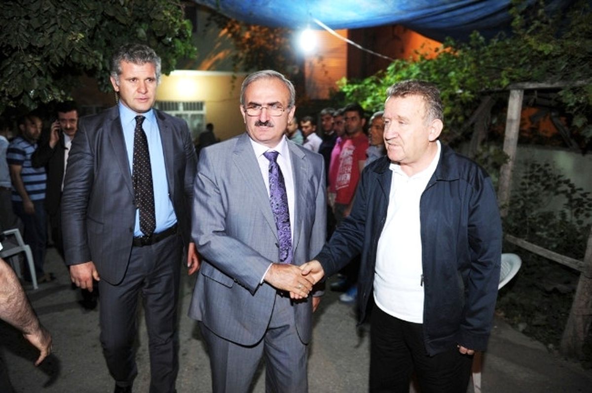 Vali Karaloğlu\'ndan Çelik Ailesine Taziye Ziyareti