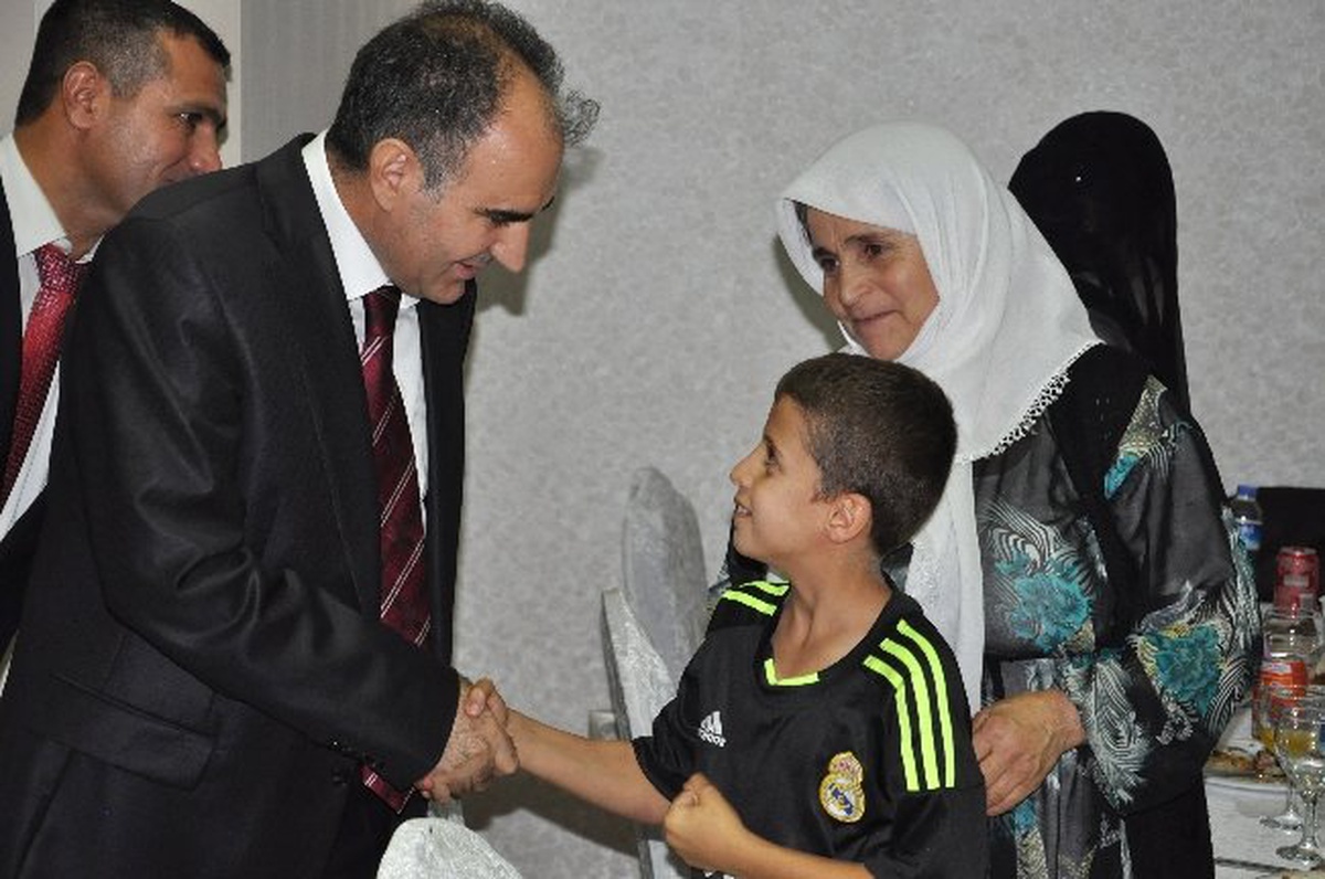 Vali Özkan, Gazi ve Şehit Yakınlarıyla İftarda Bir Araya Geldi