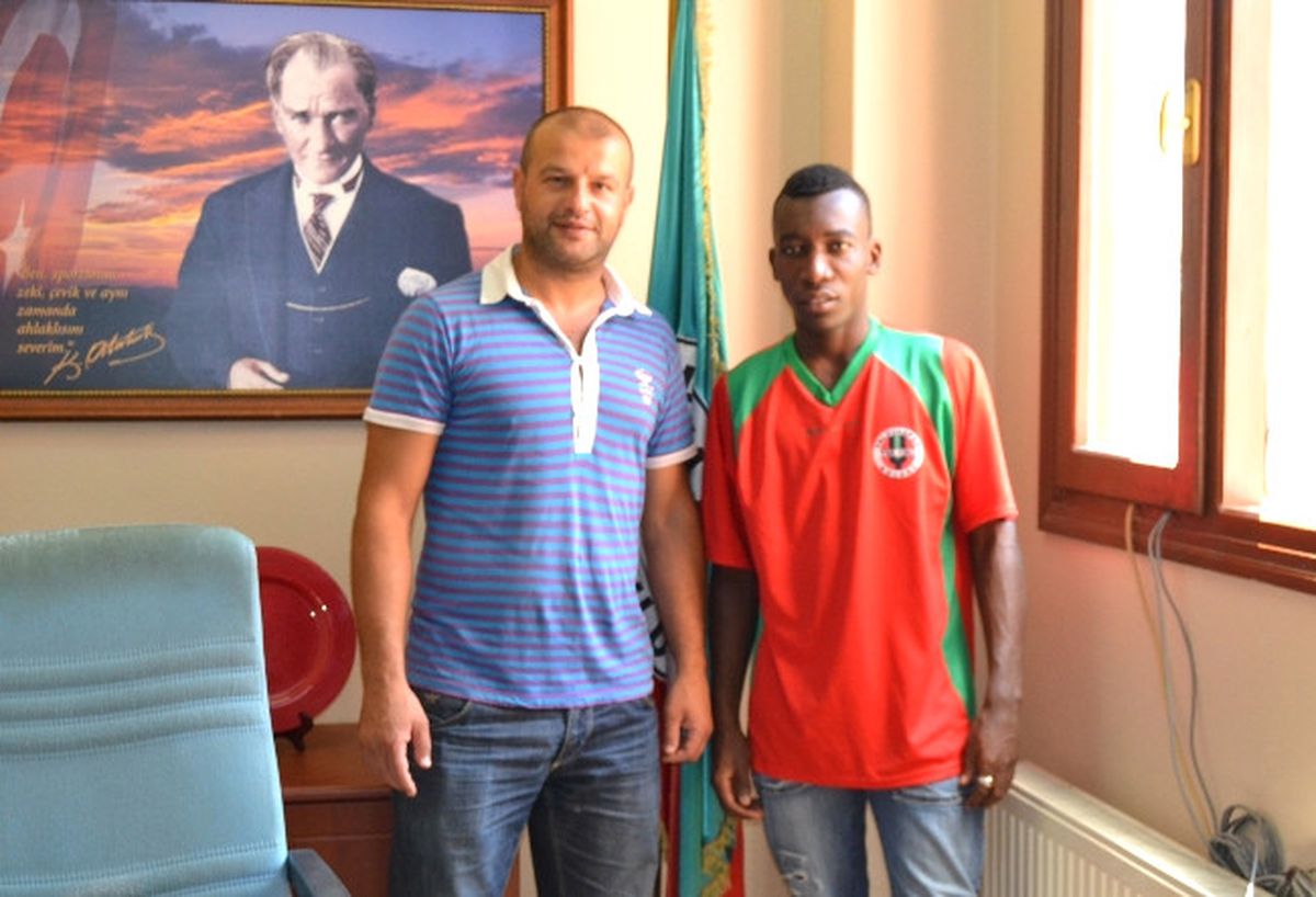 Yalovapsor, Joel Freddy ile El Sıkıştı