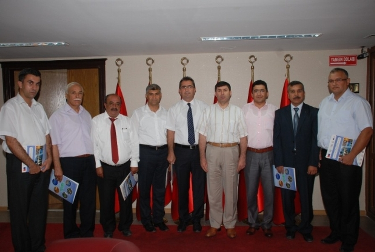 Adana\'da Hayat Boyu Öğrenme Merkezlerine Başarı Belgesi