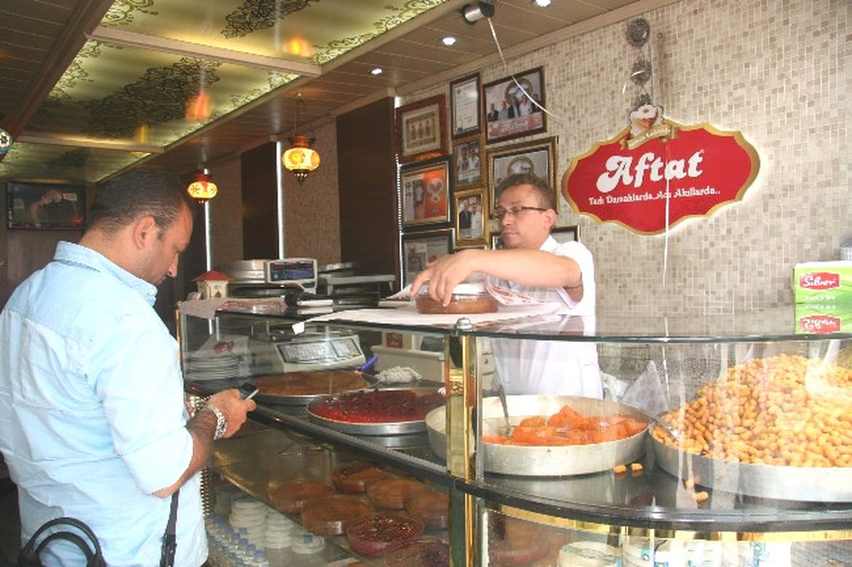Afyonkarahisar\'da Ramazan Ayında Tatlıcı Esnafı Satışlardan Memnun