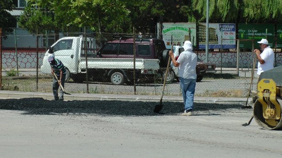 Akçakoca\'da Asfalt Yama Çalışmaları Başladı