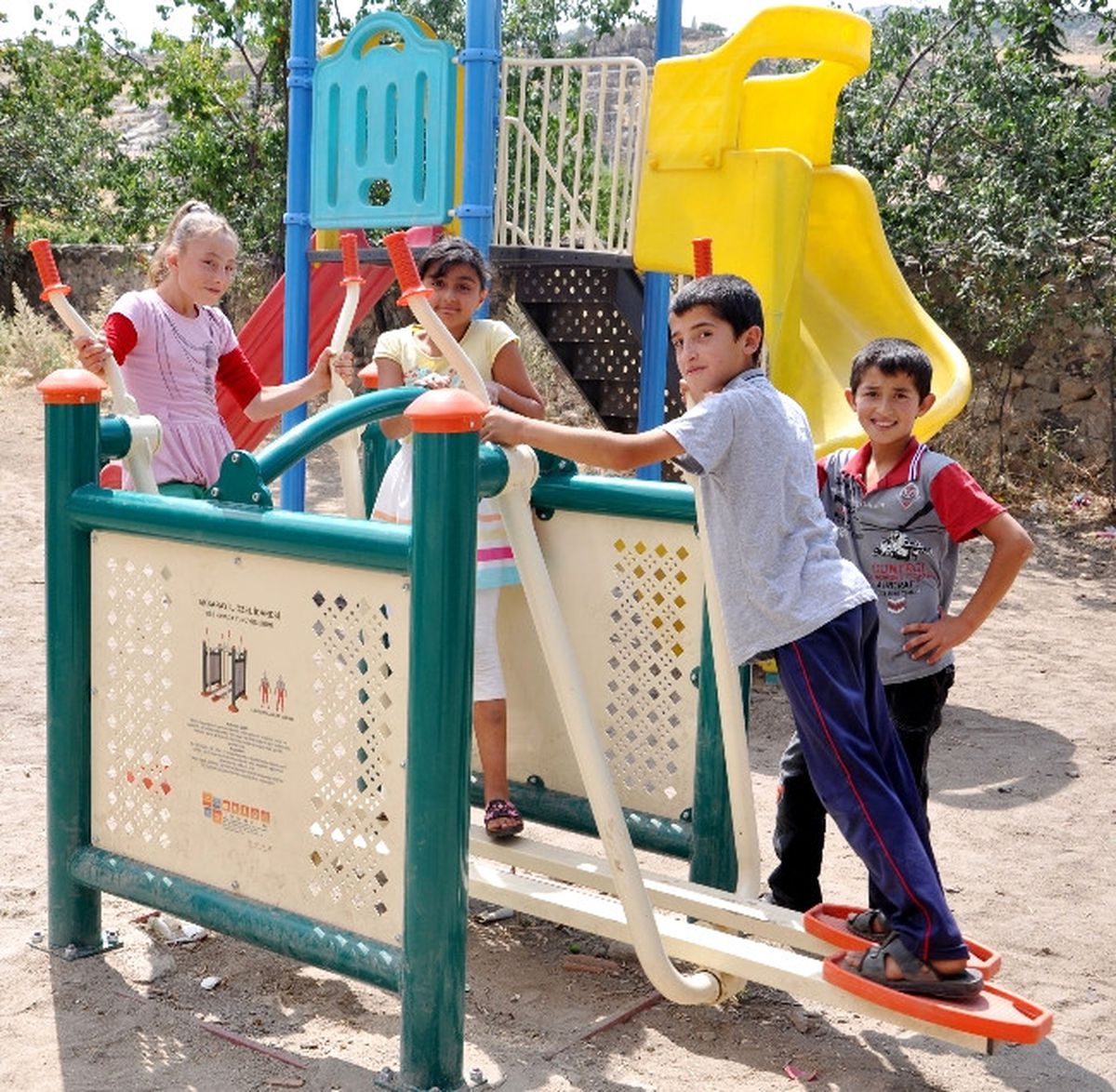 Aksaray\'da Köylere Çocuk Parkı
