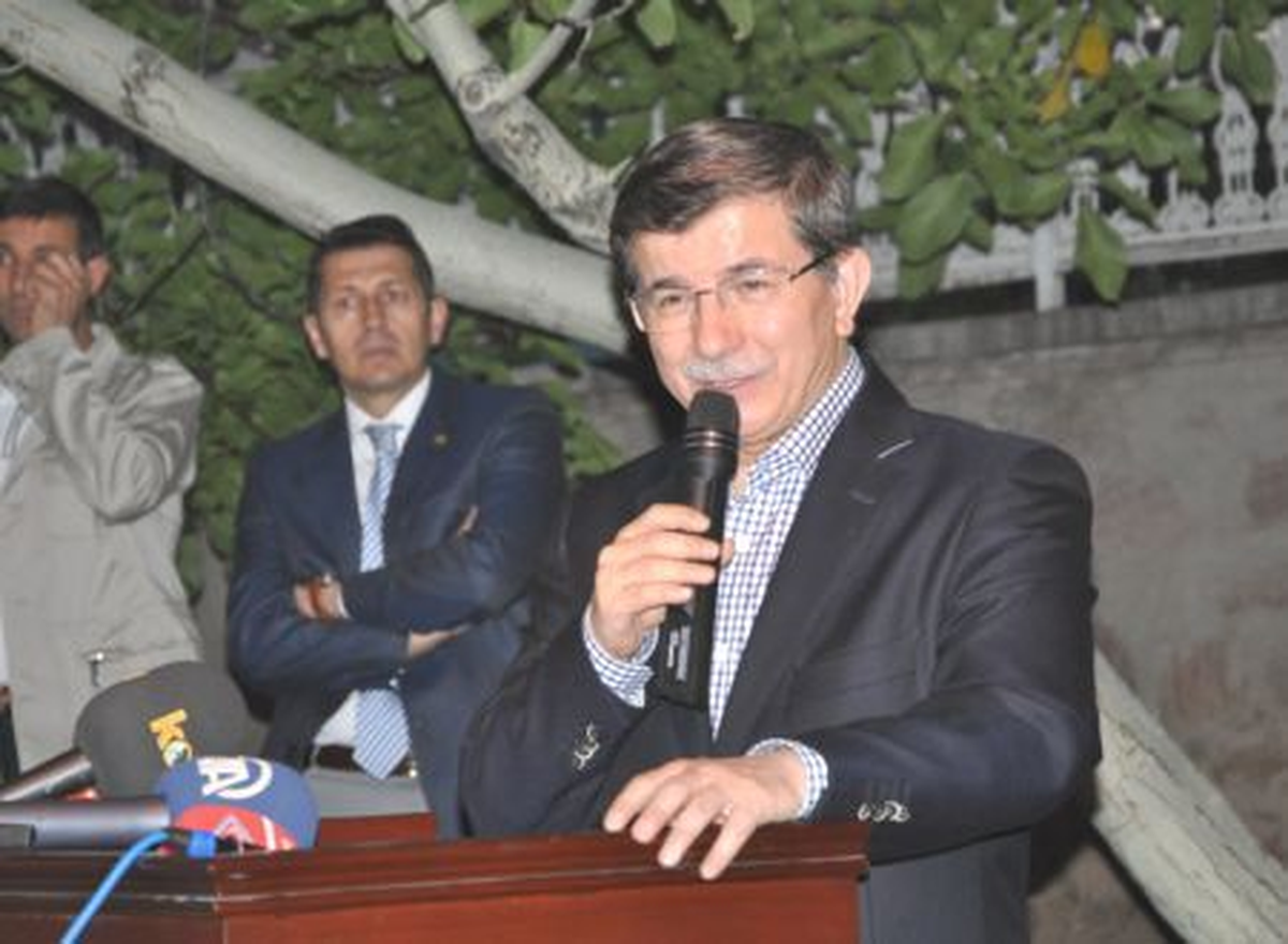 Bakan Davutoğlu Polonya Büyükelçilerine Hitap Edecek