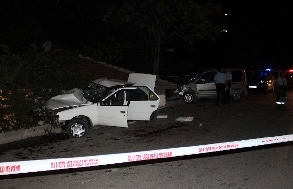 Başkent\'te Trafik Kazası: 2 Ölü, 2 Yaralı