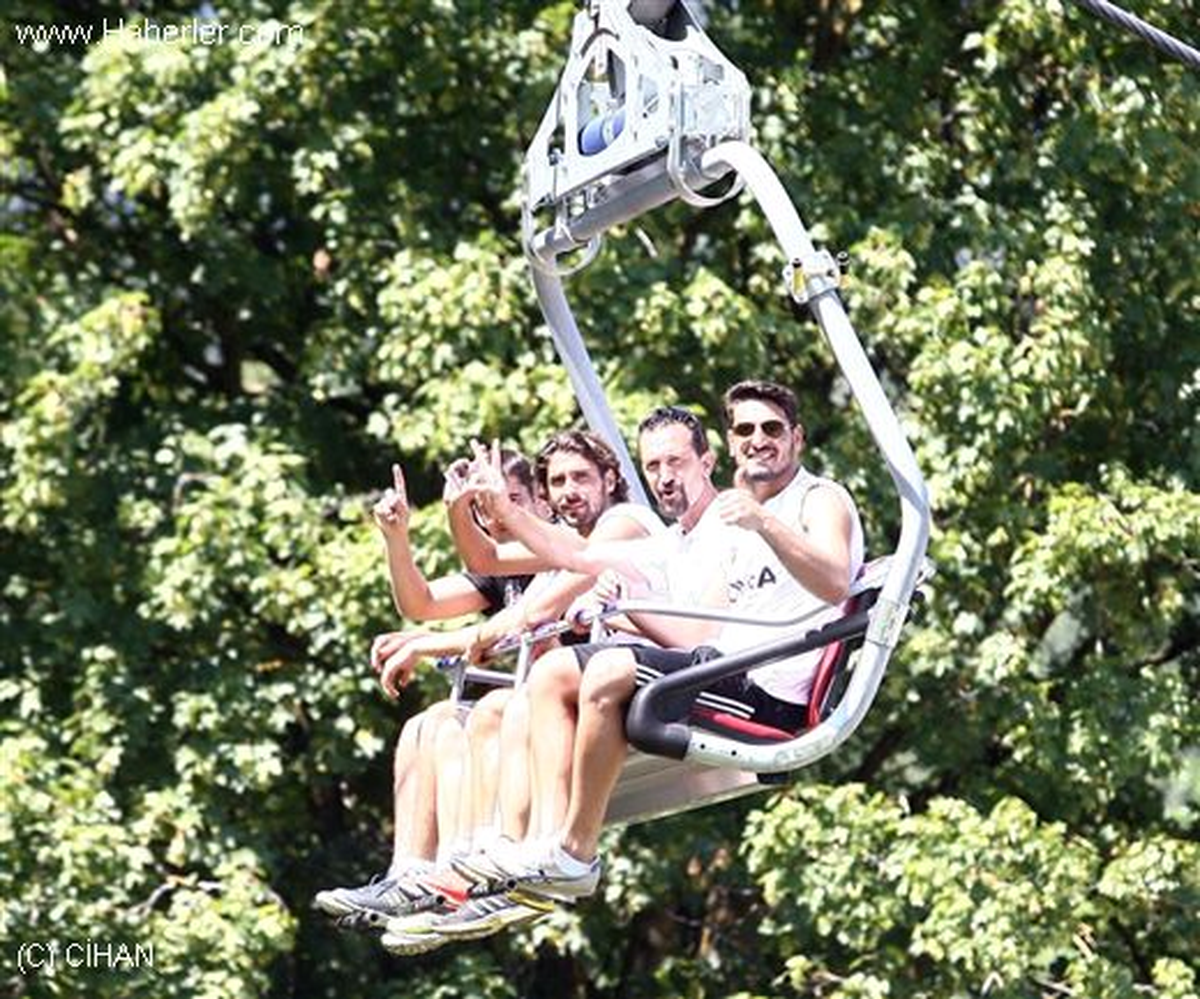 Beşiktaşlı Oyuncular Teleferik ile Dağa Çıktılar
