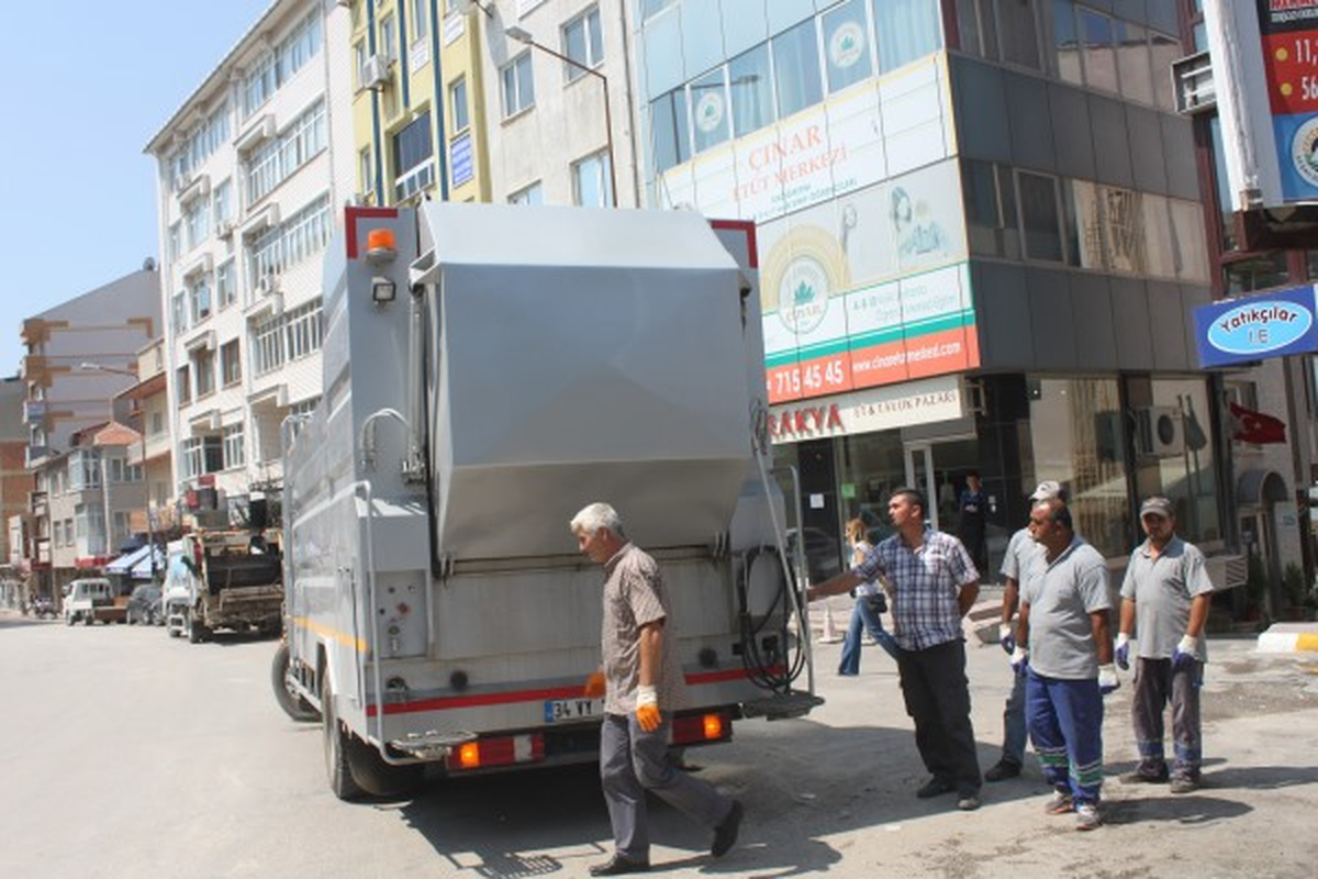 Çöp Konteynerleri Dezenfekte Ediliyor