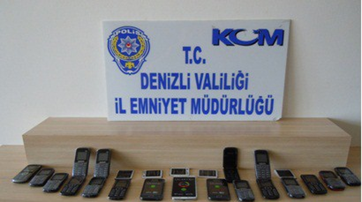 Denizli\'de Gümrük Kaçağı 50 Bin Paket Sigara Ele Geçirildi