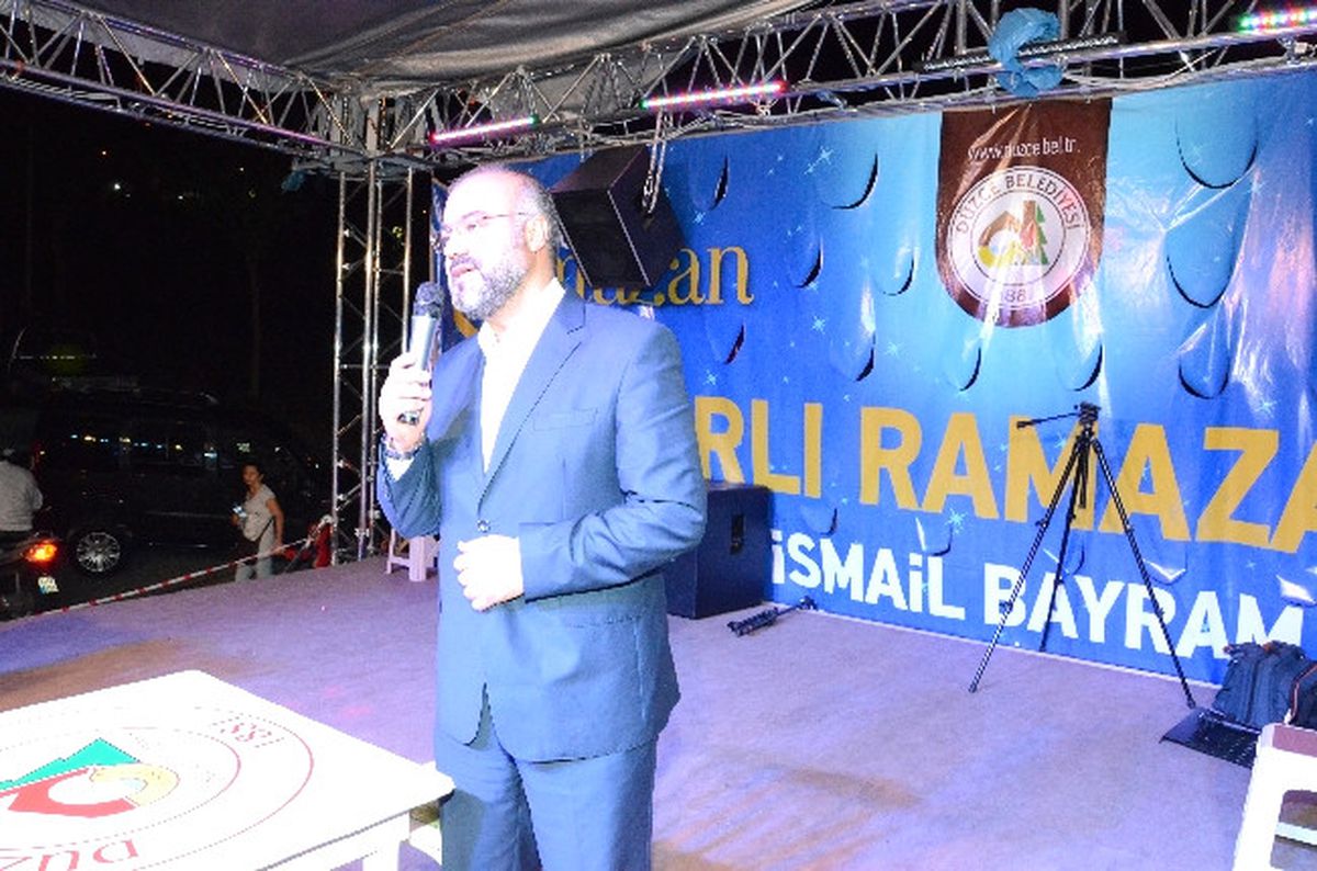 Düzce\'de Ramazan Sokağında Konser ve Söyleşi