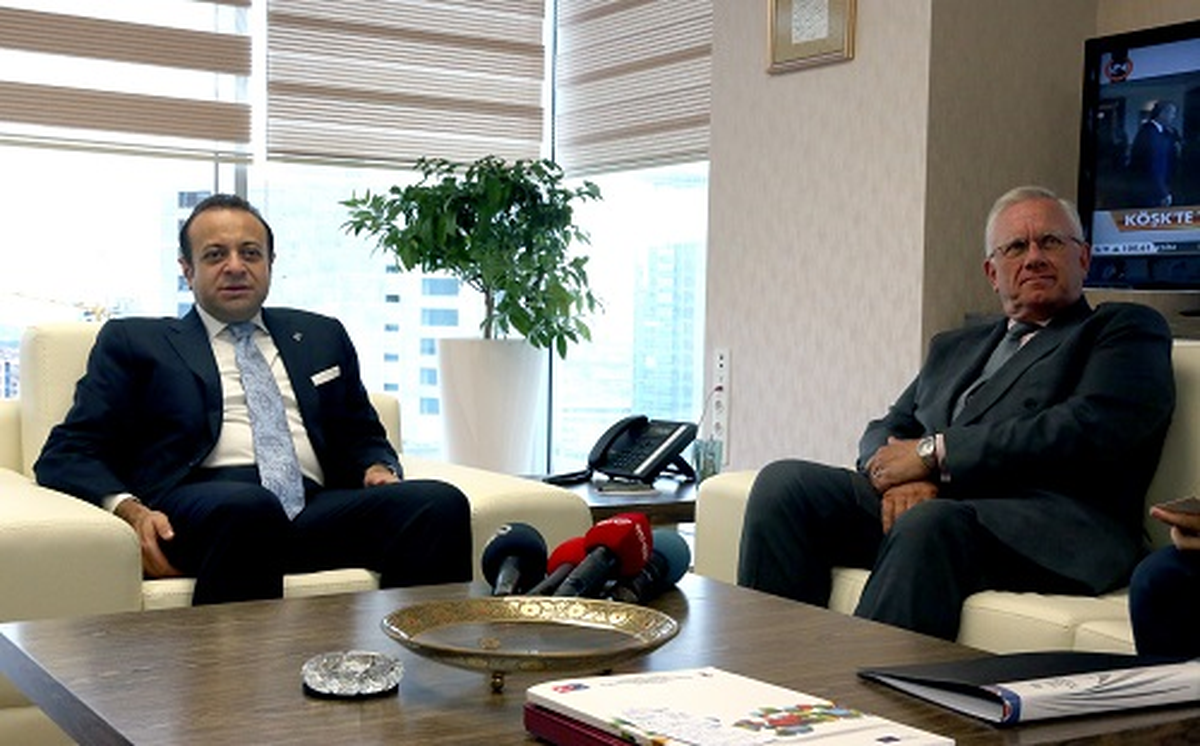 Egemen Bağış Hollanda\'nın Ankara Büyükelçisi Jan Paul Dirske\'yi Kabul Etti