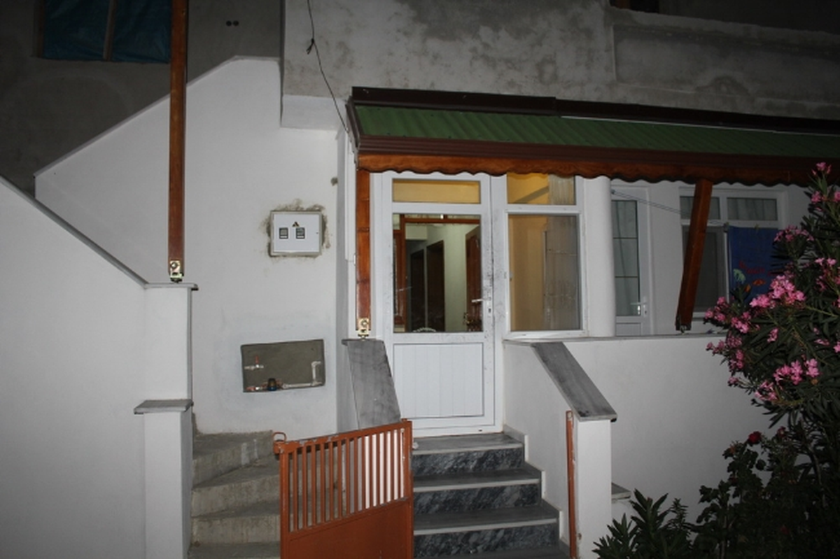 Ev Sahibi Hırsızlarla Burun Buruna Geldi